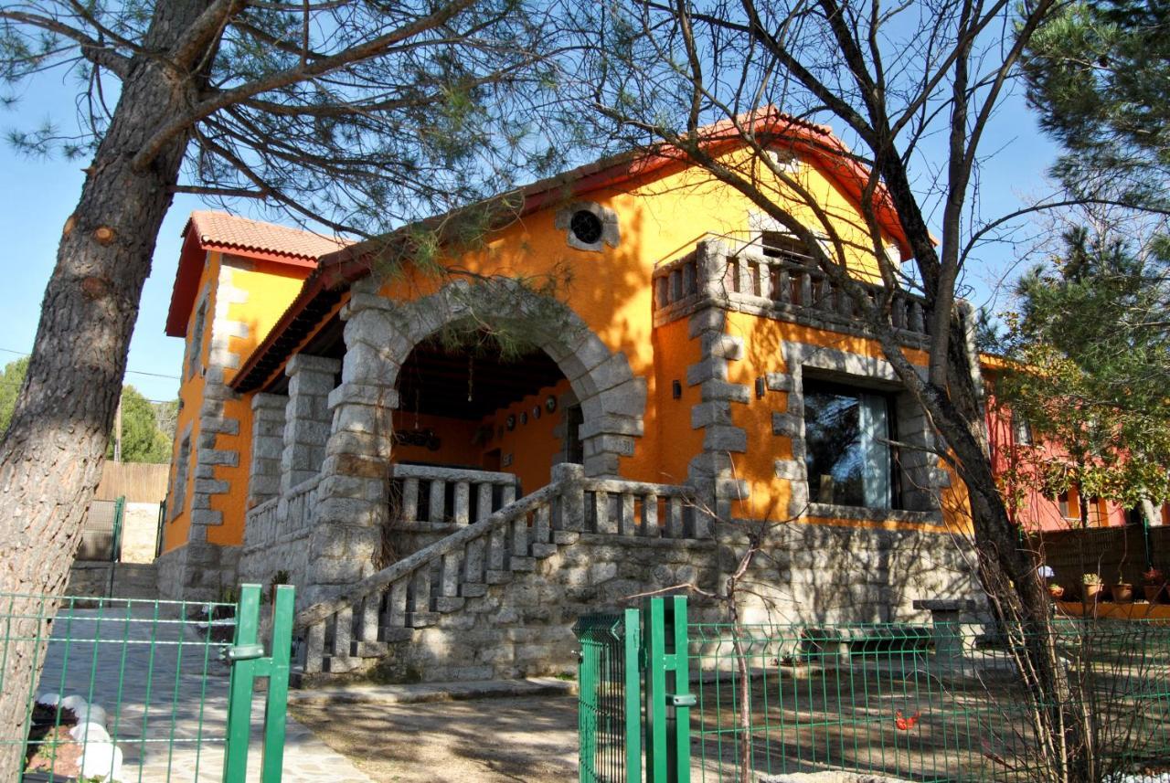 Casa Rural Mansion Adela con Piscina y Jacuzzi Collado Mediano Exterior foto